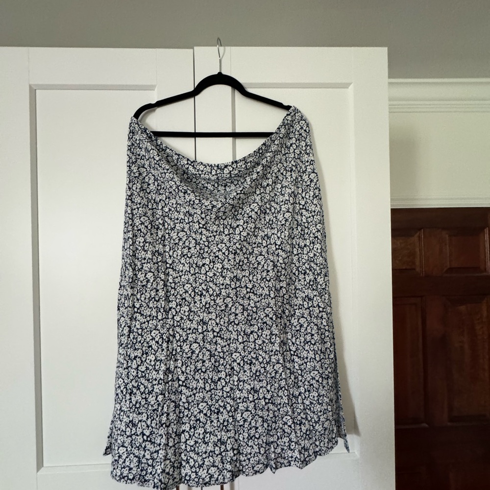 Old Navy, Midi skirt, navy blue and white floral